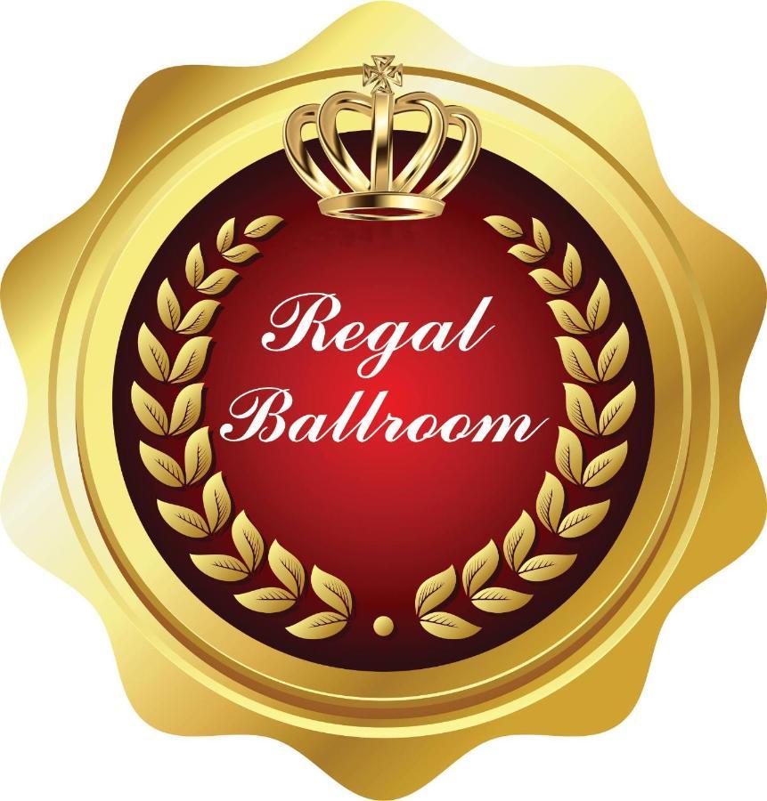 Regal Ballroom Caransebeş Extérieur photo