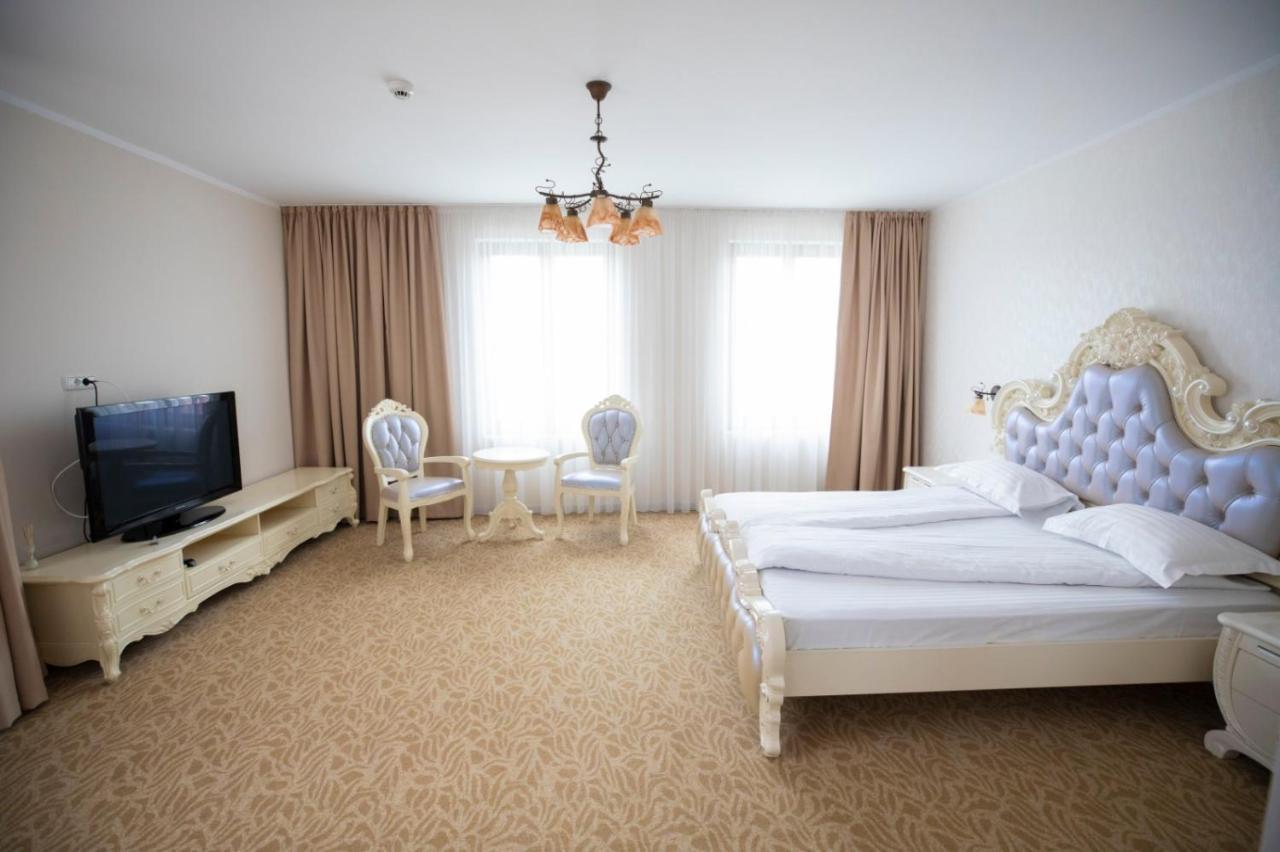 Regal Ballroom Caransebeş Extérieur photo