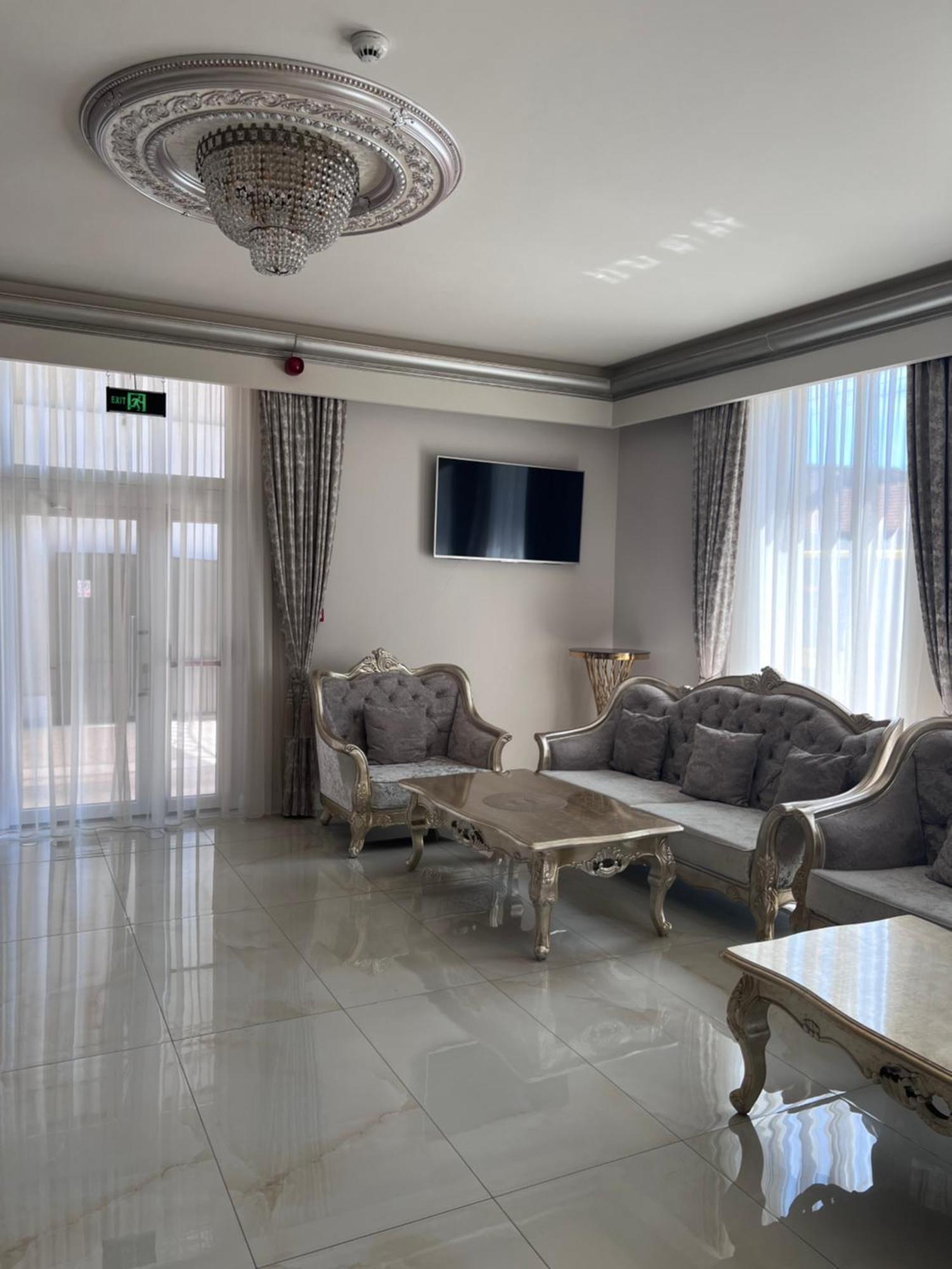 Regal Ballroom Caransebeş Extérieur photo